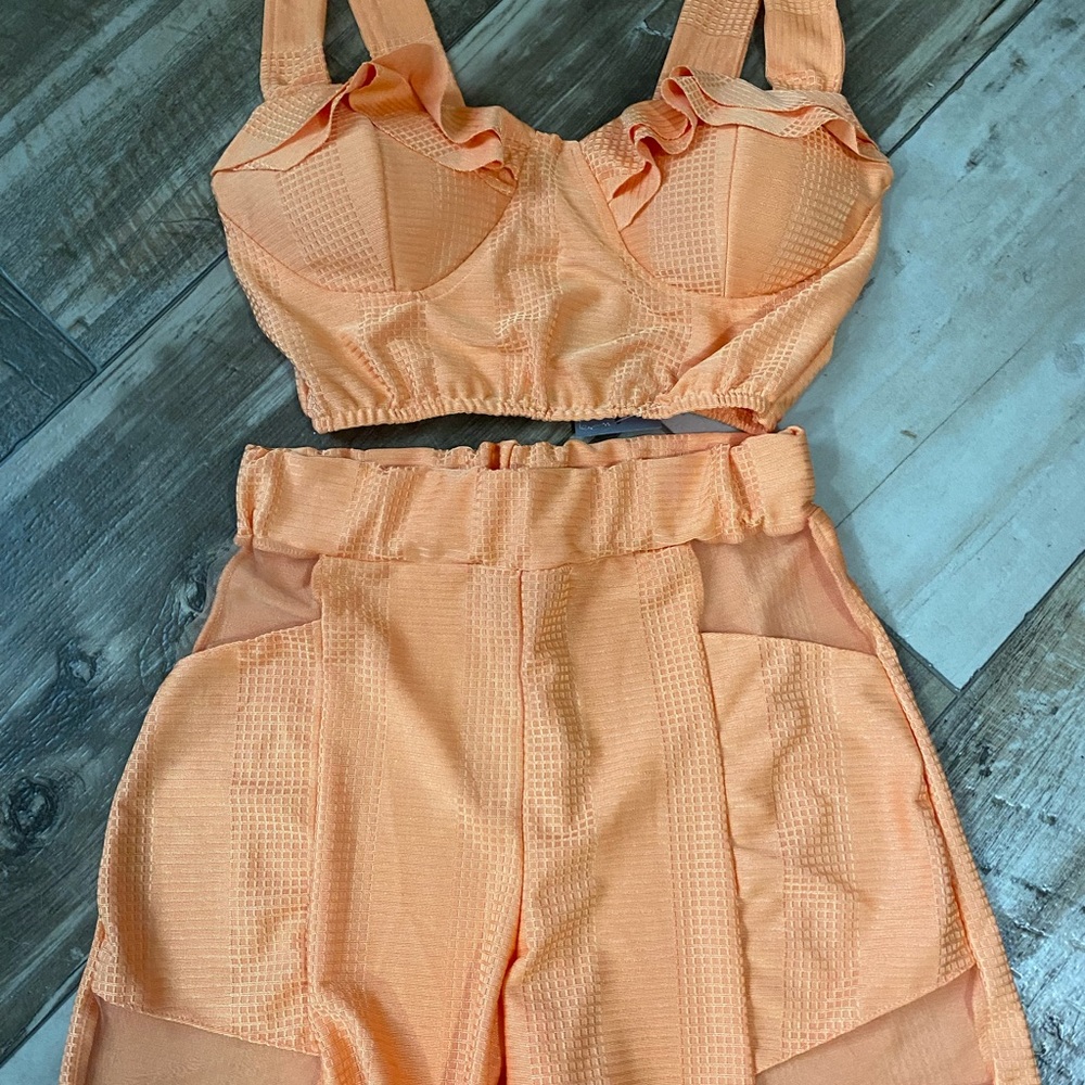 Short Set - Picture 2 of 2